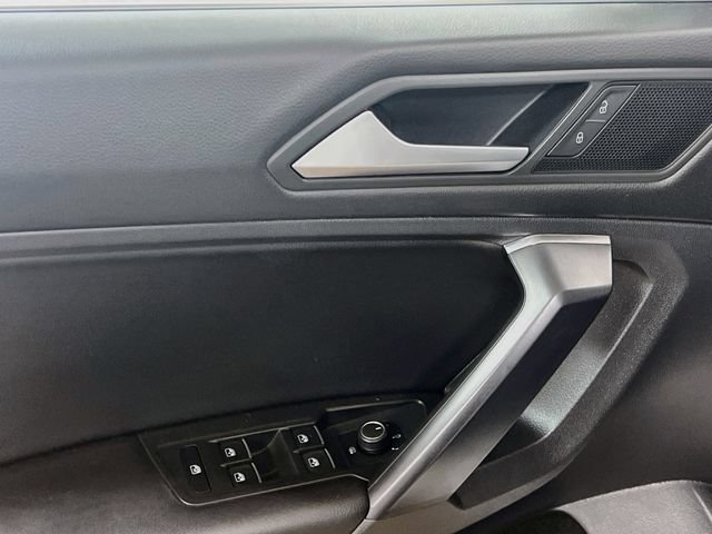 Used 2021 Volkswagen Tiguan SE R-Line AWD/4WD image 17