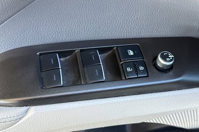 Used 2022 Toyota Camry XSE image 14