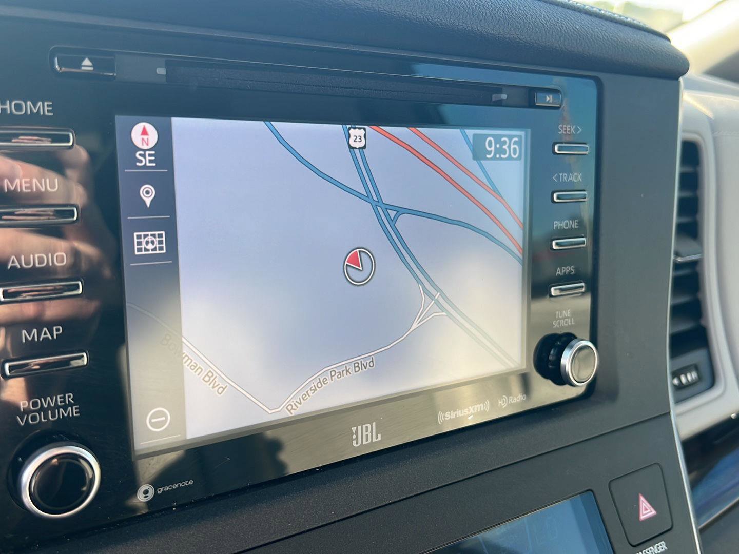 Used 2018 Toyota Sienna Limited Premium image 26