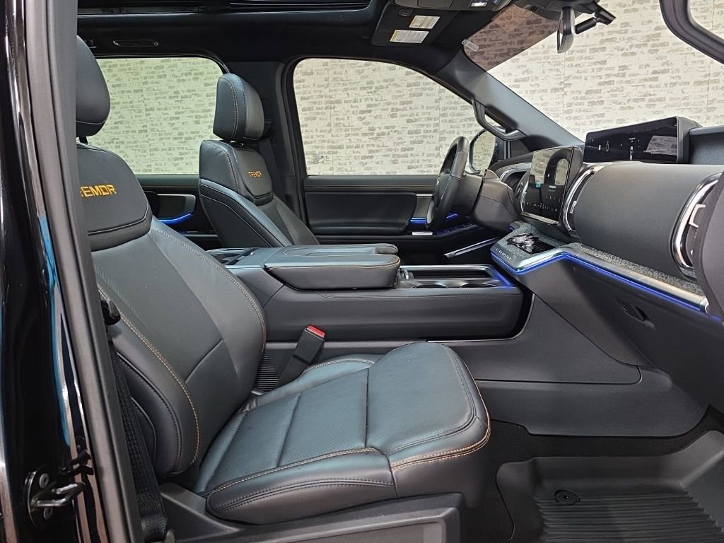 Used 2025 Ford Expedition Tremor image 9