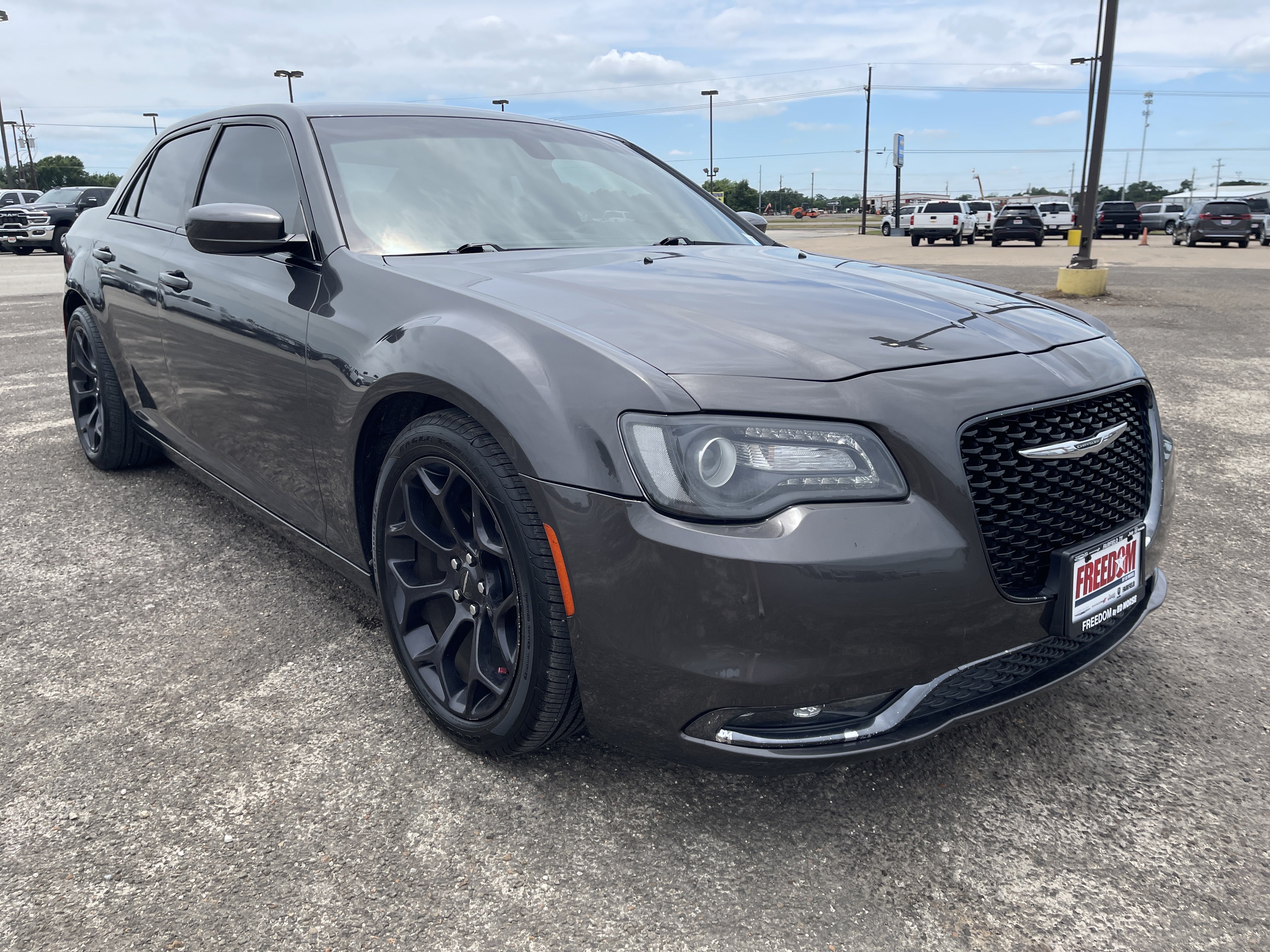 Used 2020 Chrysler 300 S RWD image 2