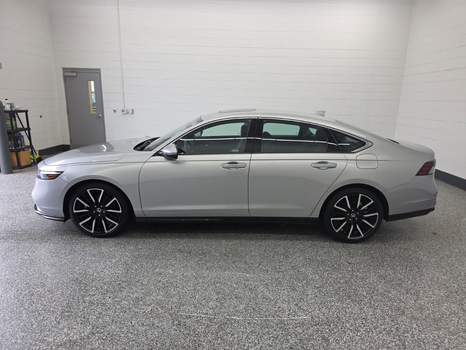 Used 2024 Honda Accord Touring image 2