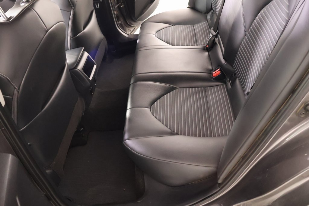 Used 2023 Toyota Camry SE image 11