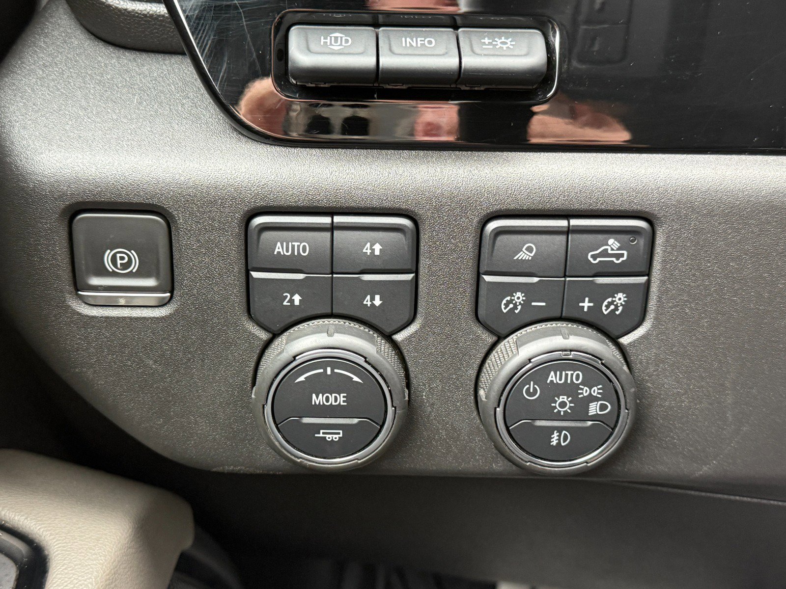 Used 2022 Chevrolet Silverado 1500 ZR2 w/ Technology Package image 33