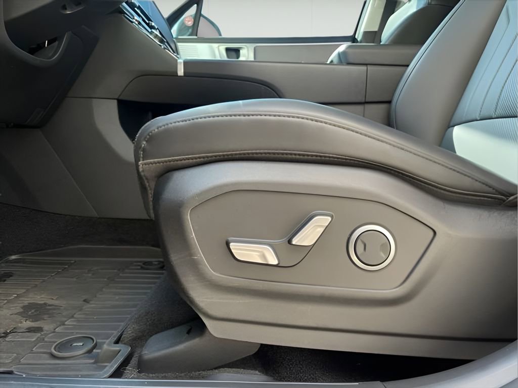 Used 2025 Hyundai Santa Fe XRT AWD/4WD image 10