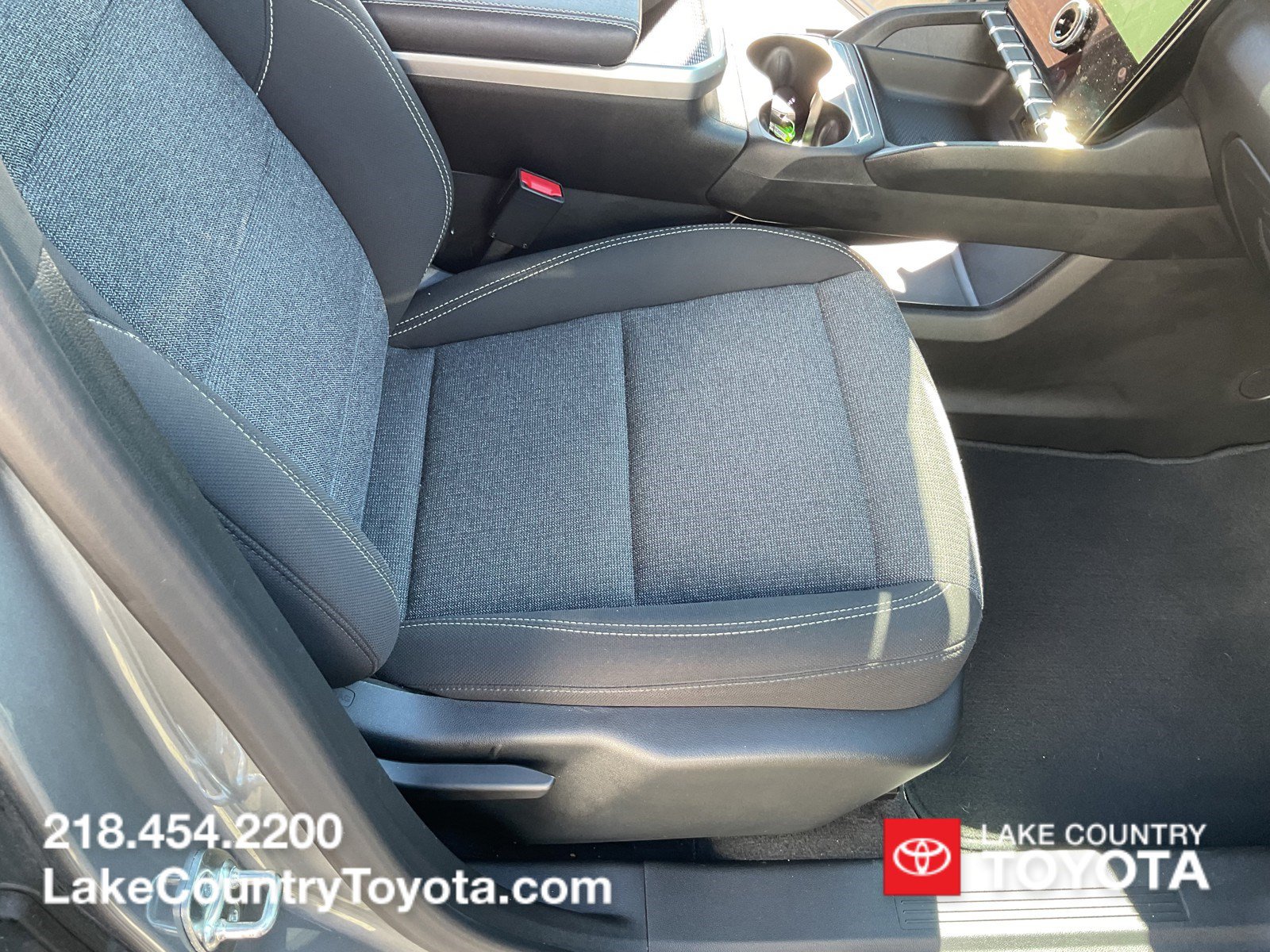 Used 2025 GMC Terrain Elevation AWD/4WD image 28