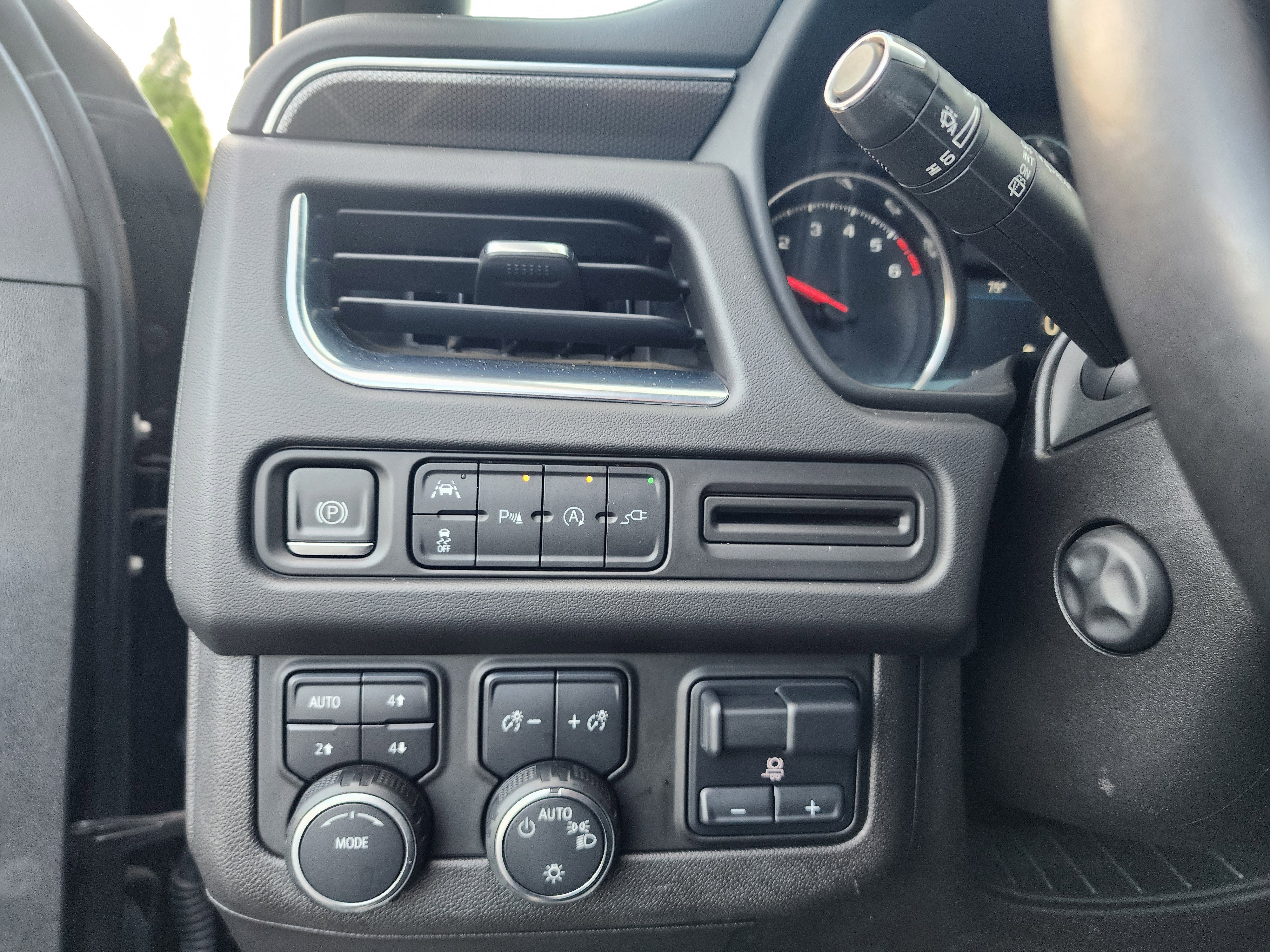 Used 2021 Chevrolet Tahoe RST w/ Luxury Package image 29