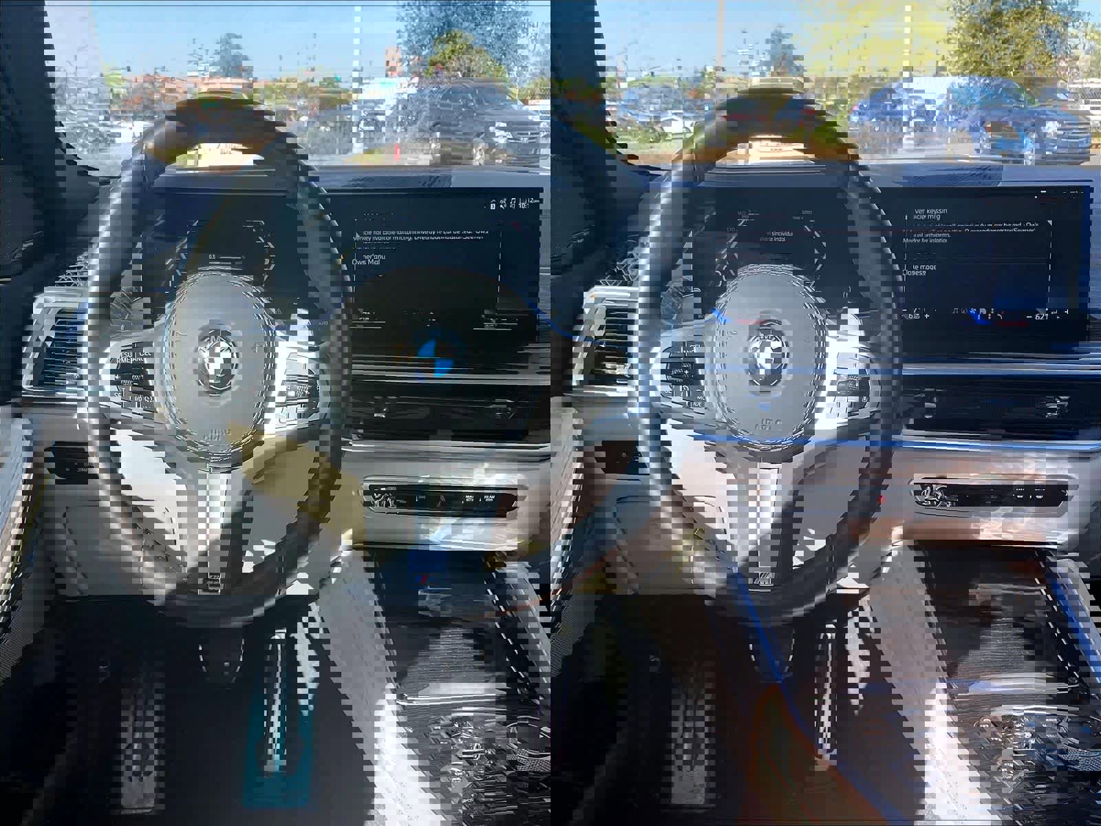 Used 2024 BMW X6 xDrive40i w/ Executive Package image 8