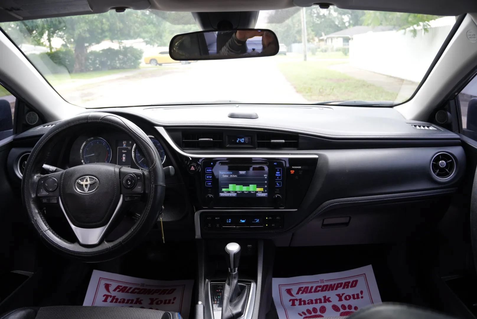 Used 2017 Toyota Corolla SE FWD image 11