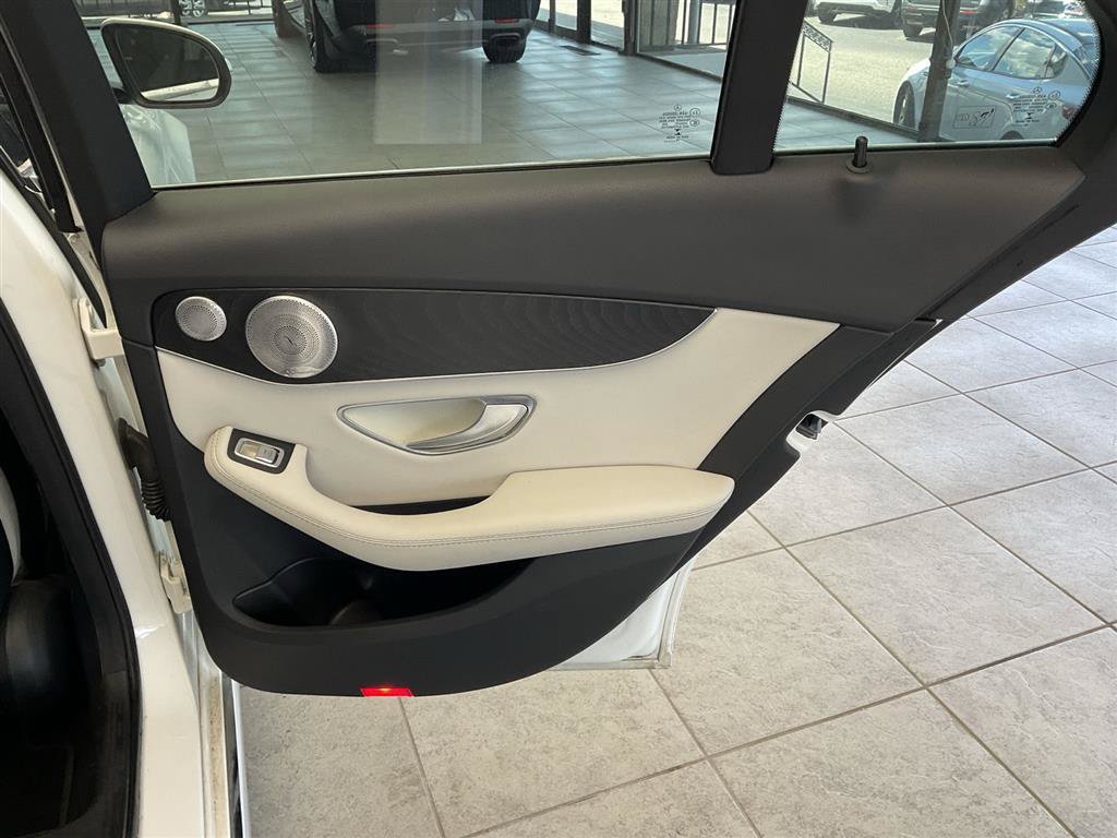 Used 2017 Mercedes-Benz C 300 4MATIC Sedan image 15