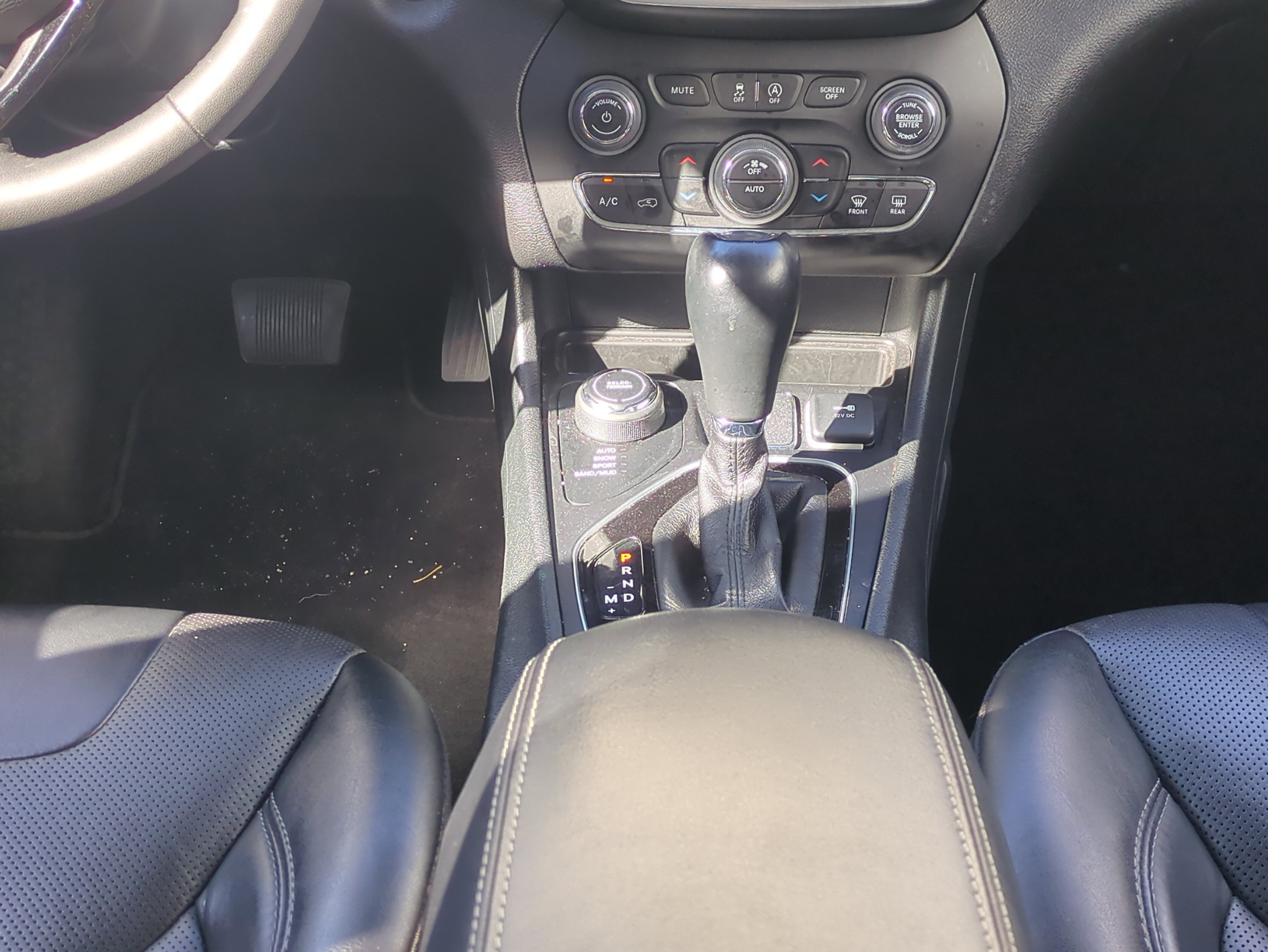 Certified 2023 Jeep Cherokee Altitude Lux image 20