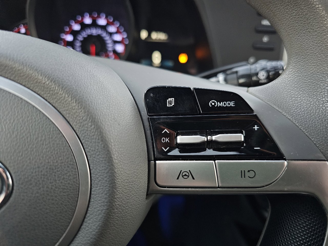 Used 2022 Hyundai Elantra SEL image 44