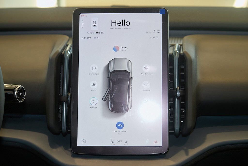 New 2026 Volvo EX30 Plus w/ Climate Package image 19