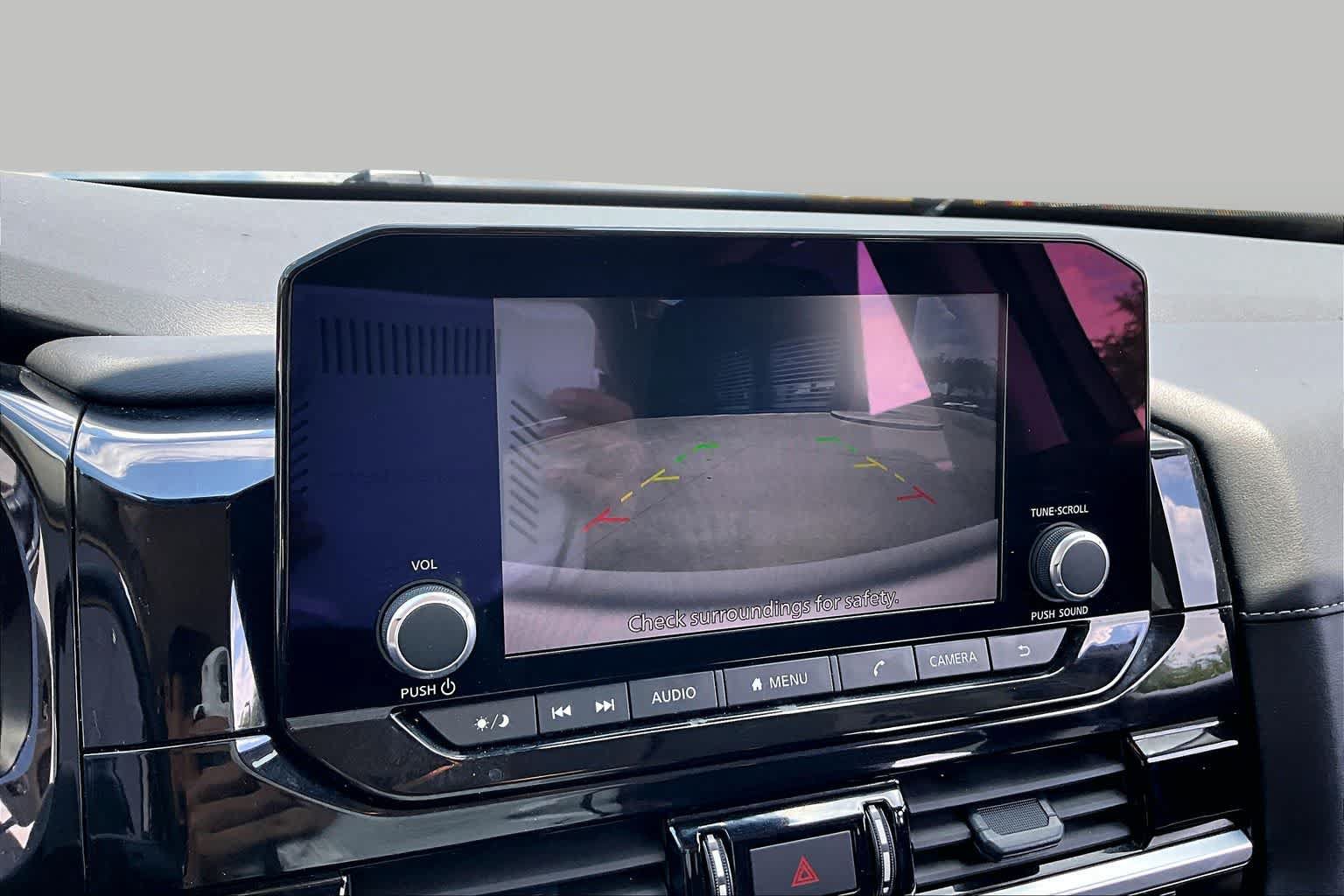 Used 2025 Nissan Pathfinder SV FWD image 25