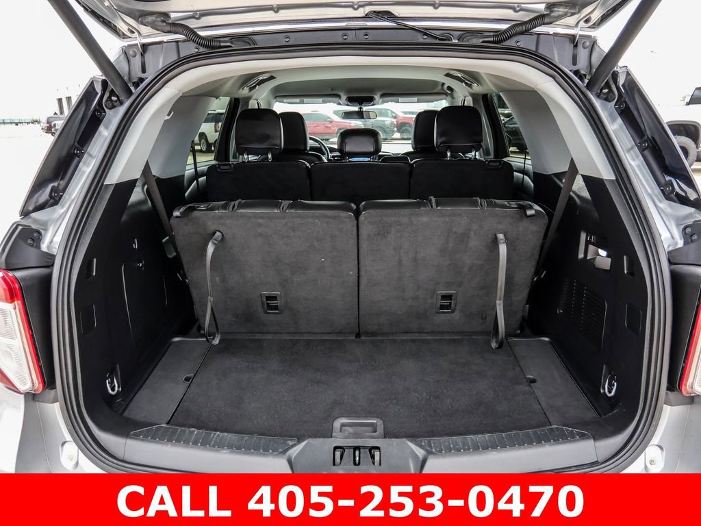 Used 2023 Ford Explorer XLT w/ Equipment Group 202A AWD/4WD image 13