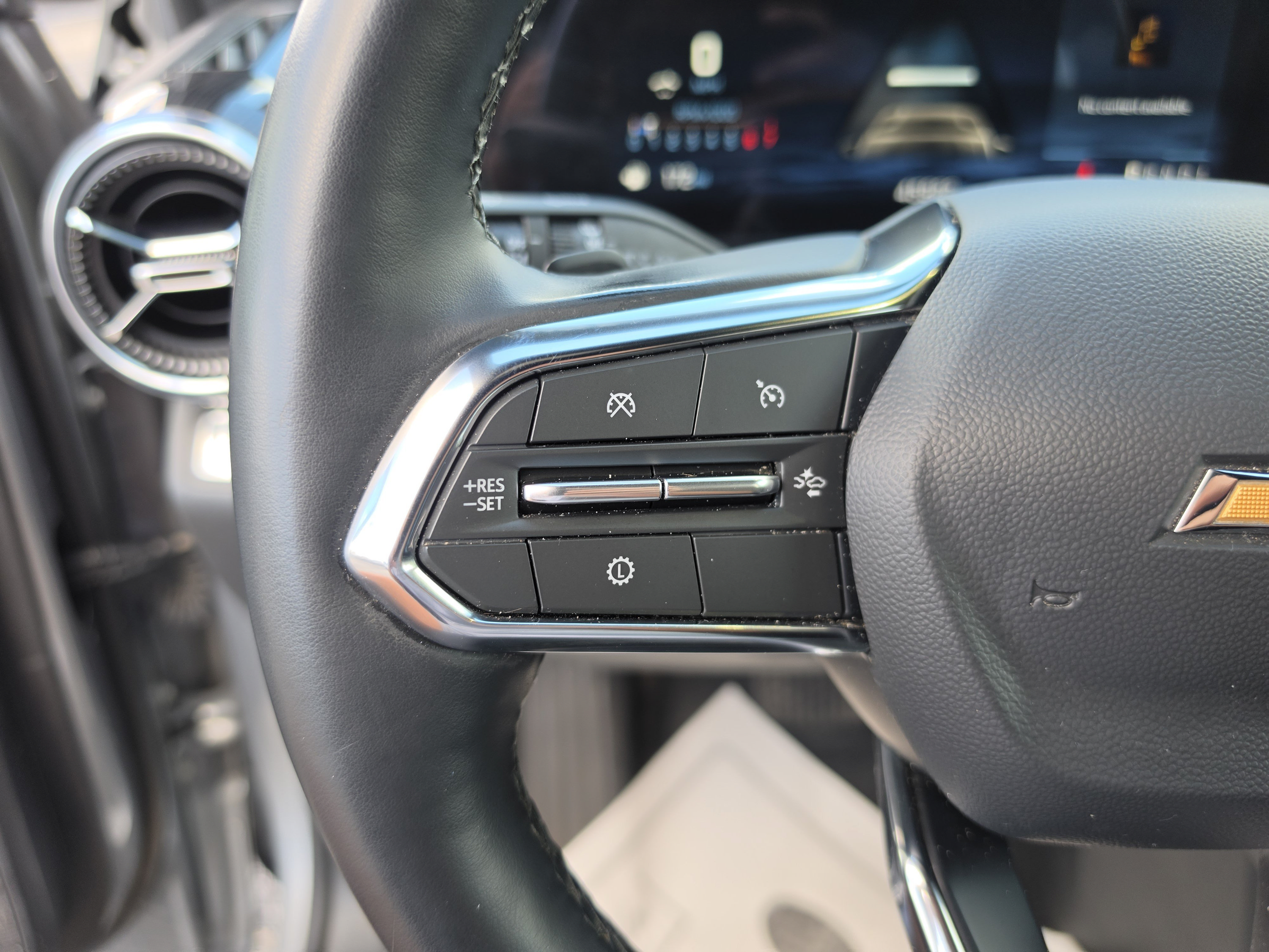 Used 2026 Chevrolet Equinox LT FWD image 31