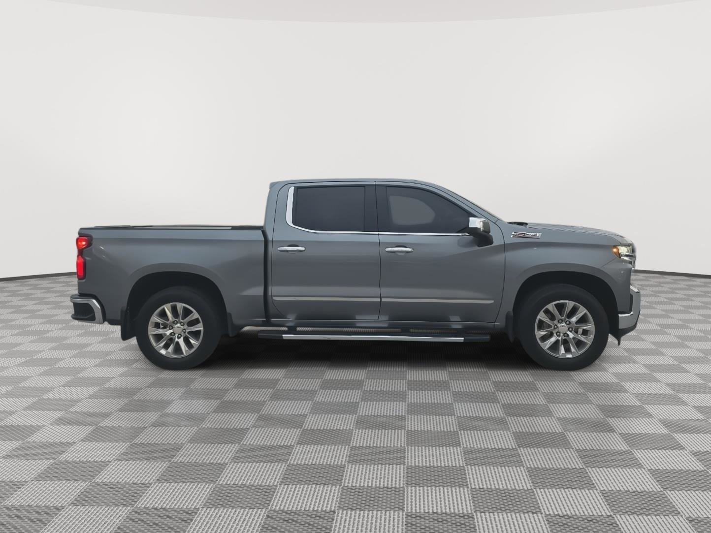 Used 2019 Chevrolet Silverado 1500 LTZ w/ LTZ Premium Package AWD/4WD image 3