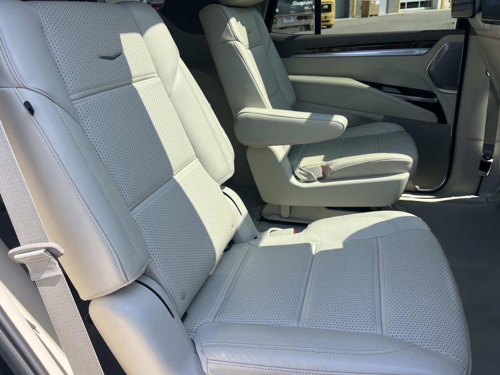 Used 2025 Cadillac Escalade Sport Platinum AWD/4WD image 25