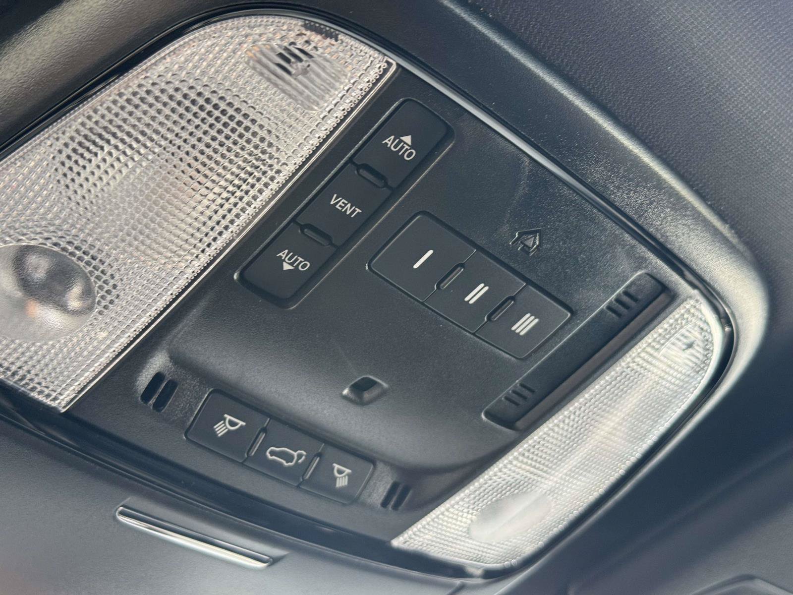 Used 2025 Dodge Durango GT AWD/4WD image 19