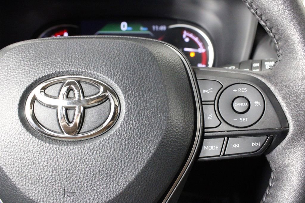 Used 2023 Toyota RAV4 XLE Premium image 26