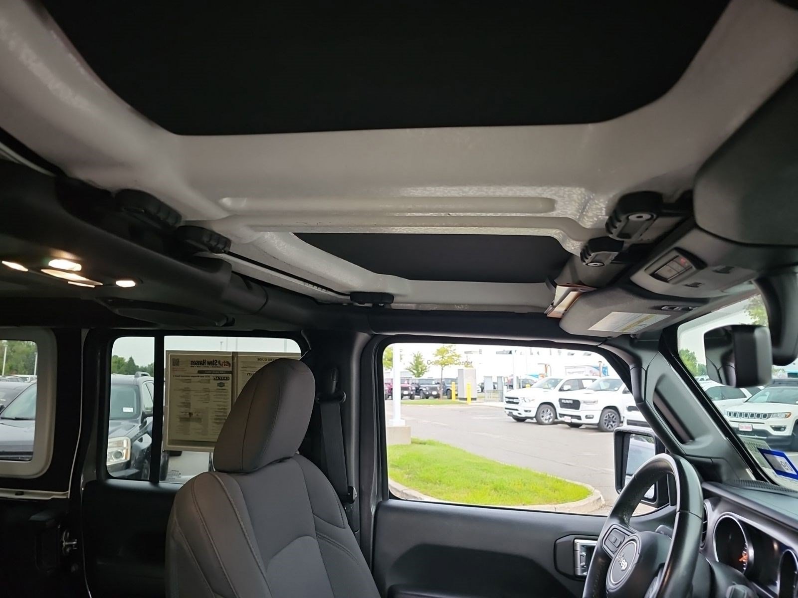 Used 2022 Jeep Wrangler Unlimited Sport AWD/4WD image 13