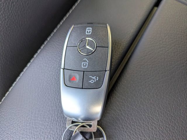 New 2026 Mercedes-Benz GLB 250 image 32