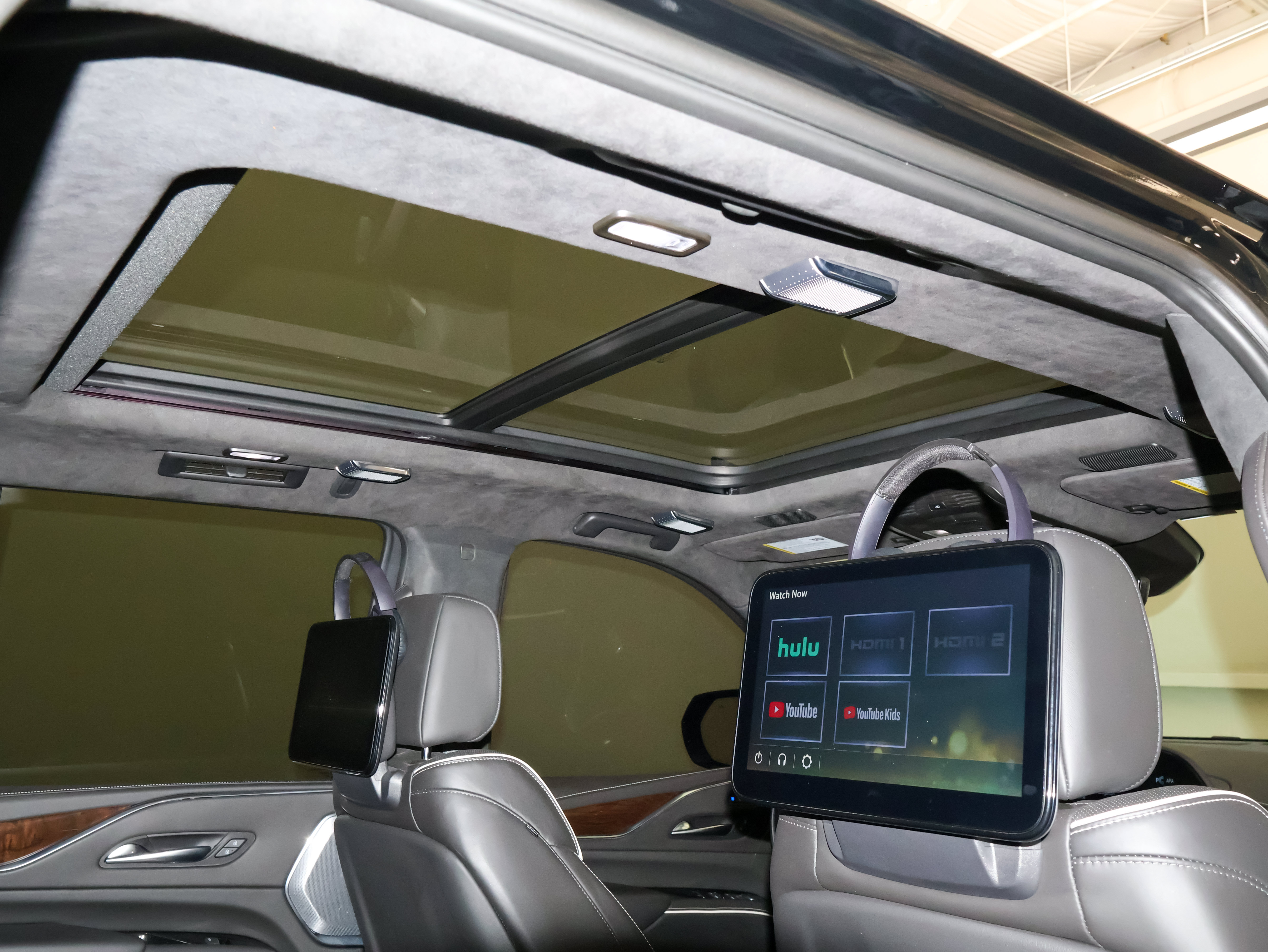 Used 2022 Cadillac Escalade Sport Platinum w/ LPO, ONYX Package AWD/4WD image 68