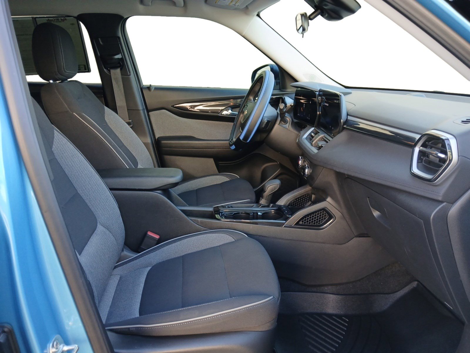 Used 2025 Chevrolet TrailBlazer LS w/ LS Confidence Package image 15