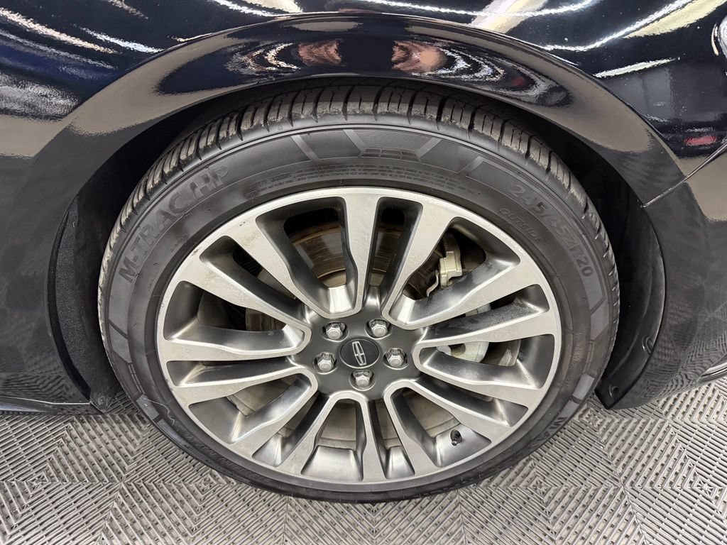 Used 2017 Lincoln Continental Select AWD/4WD image 18