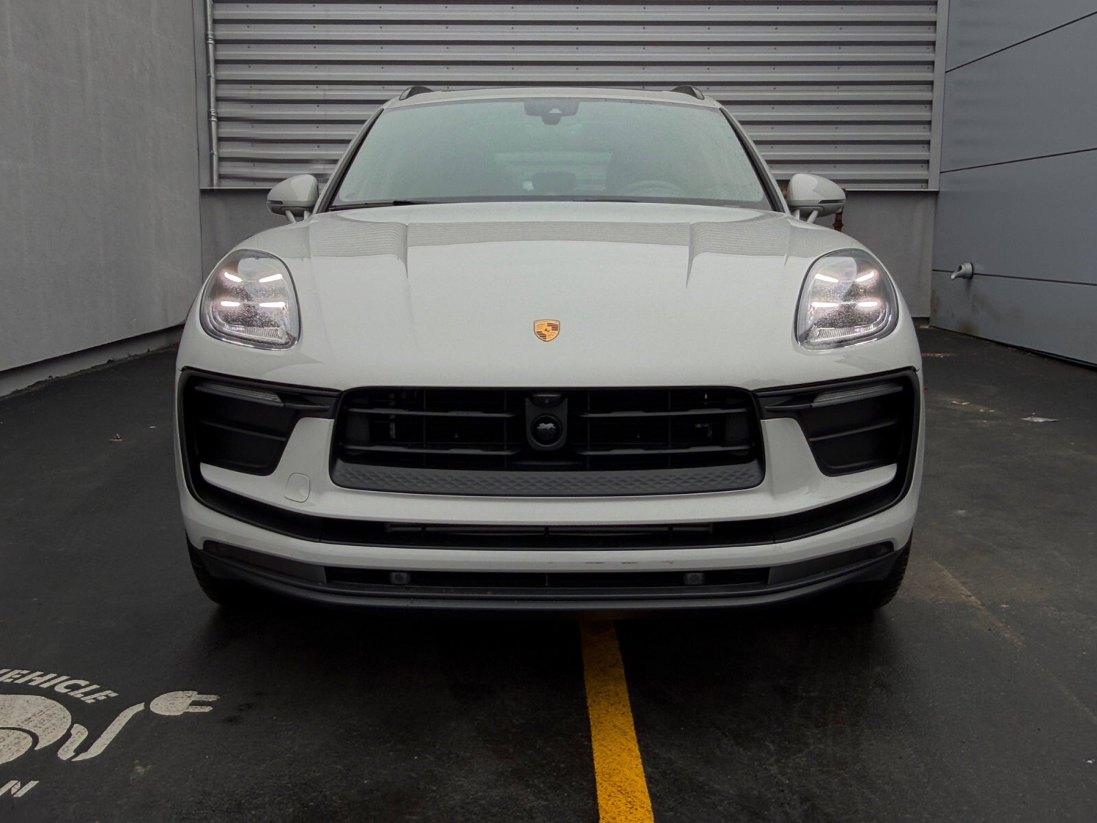 New 2026 Porsche Macan AWD/4WD image 4