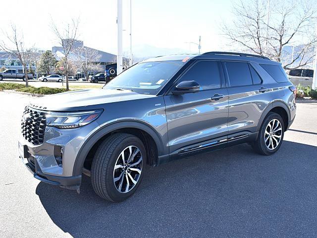 Used 2025 Ford Explorer ST-Line image 3