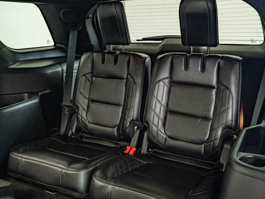 Used 2017 Ford Explorer Platinum image 33