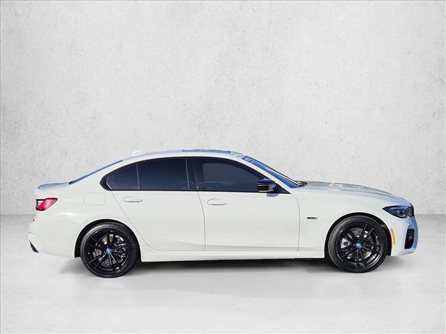 Used 2022 BMW 330e w/ M Sport Package image 4