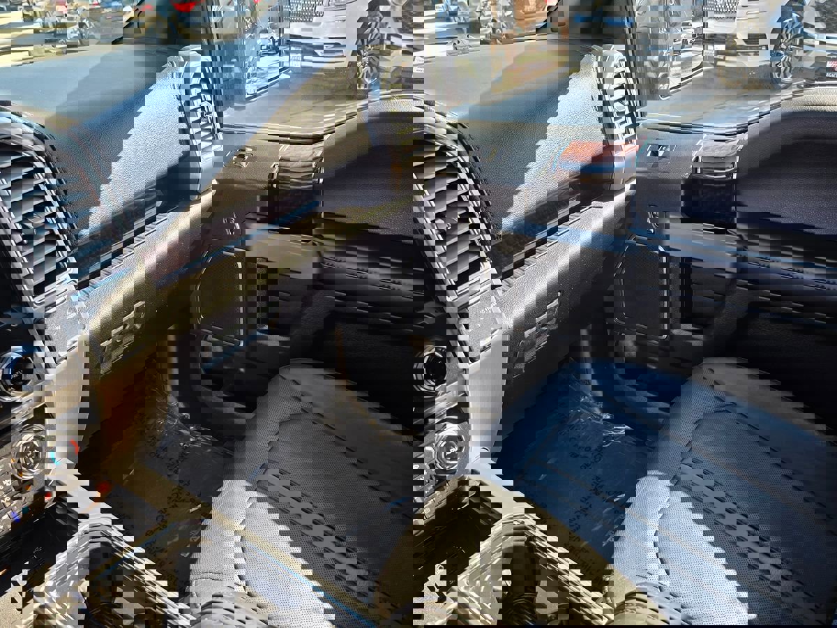 Used 2015 Ford F150 Platinum w/ Equipment Group 701A Luxury image 49