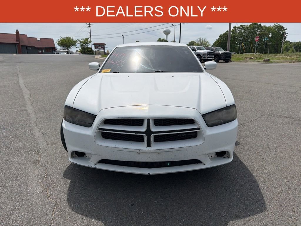 Used 2012 Dodge Charger SE RWD image 2