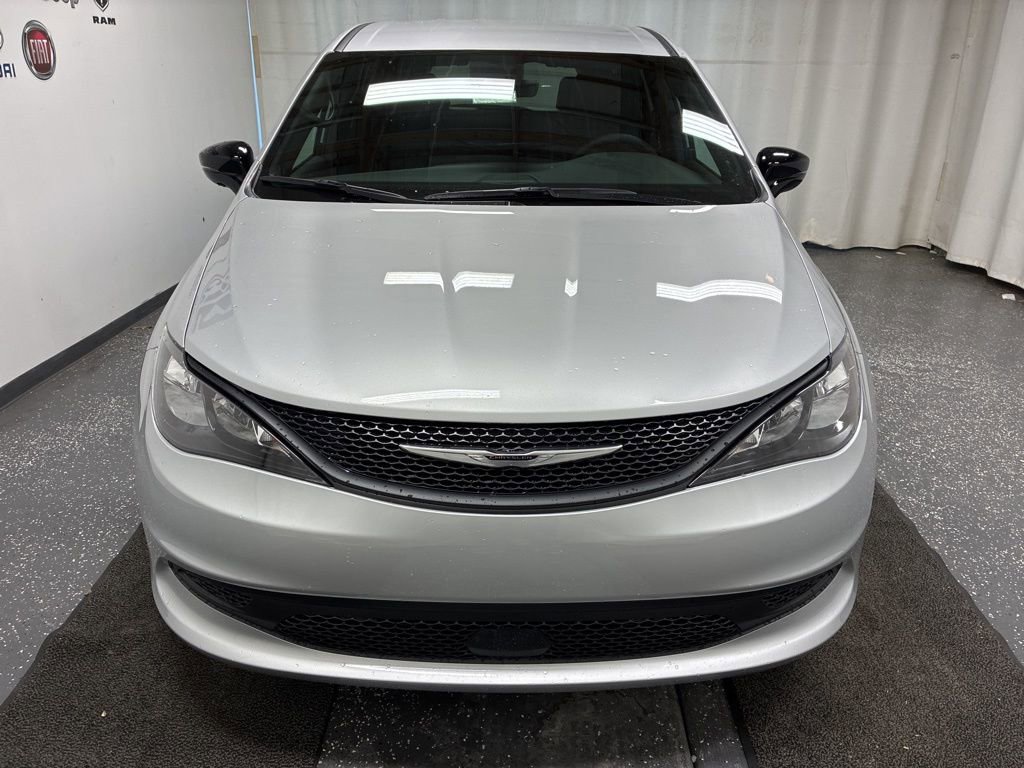 New 2026 Chrysler Voyager LX video 2