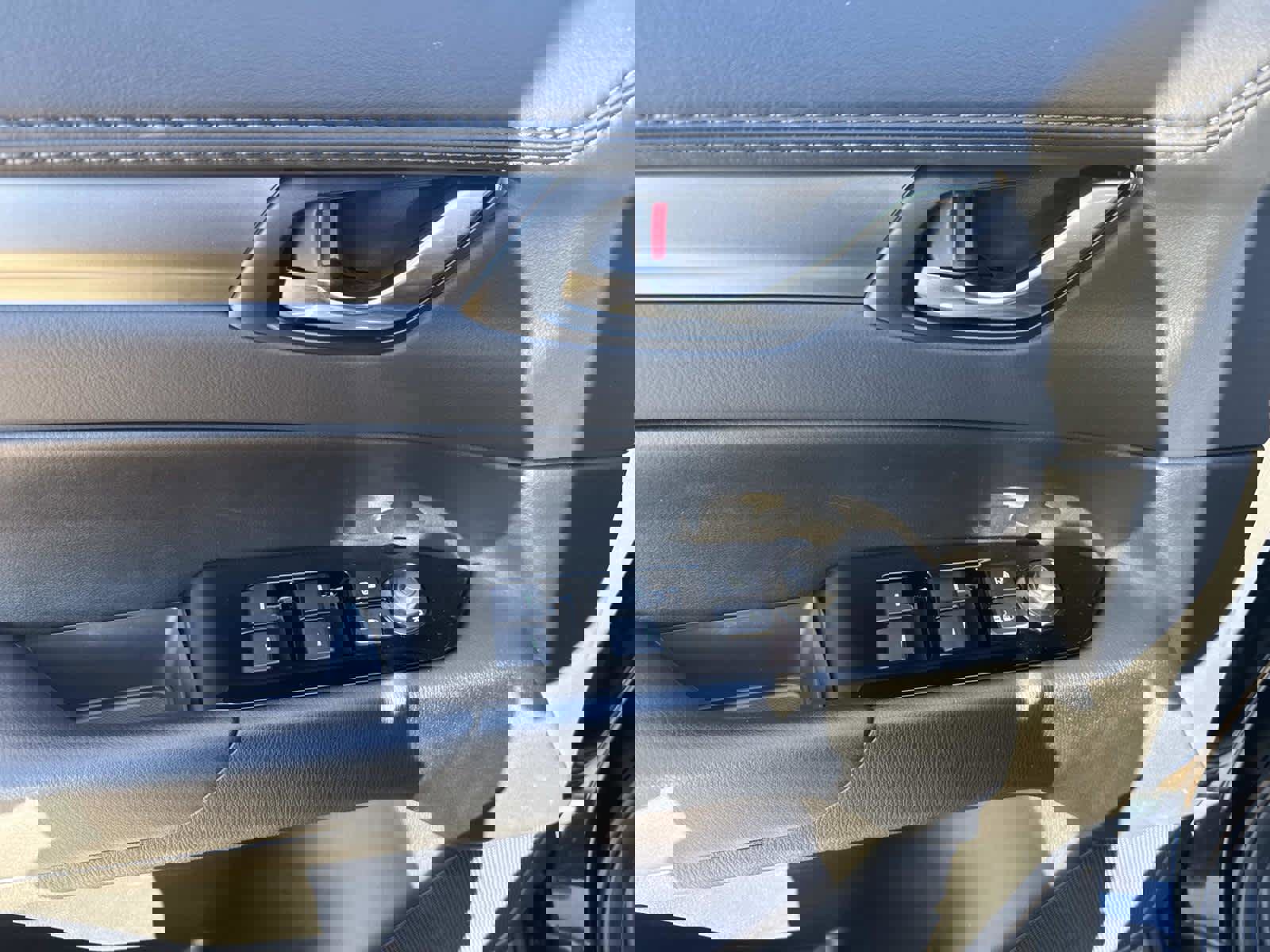 Certified 2025 MAZDA CX-5 AWD 2.5 S w/ Preferred Package image 18