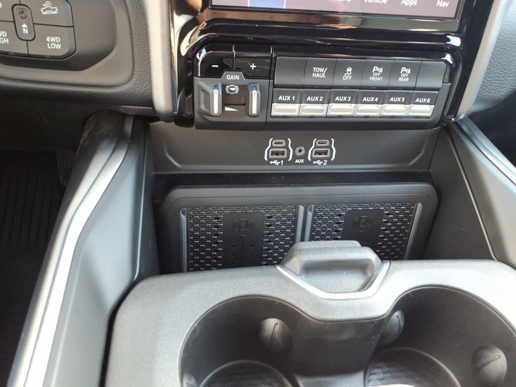 New 2026 RAM 2500 Big Horn AWD/4WD image 15