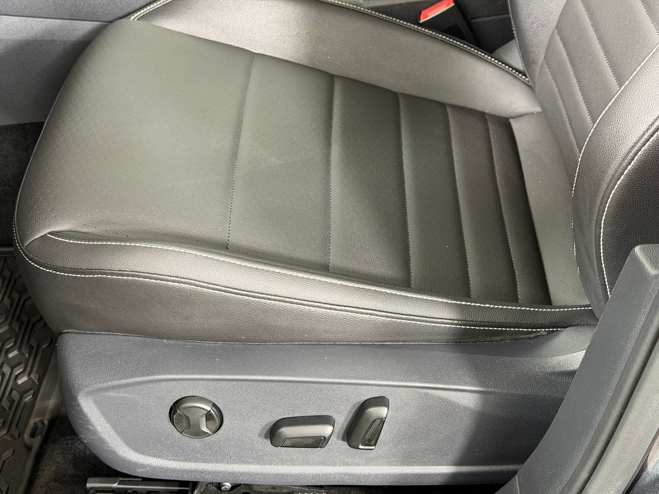 Used 2023 Volkswagen Jetta SE FWD image 15