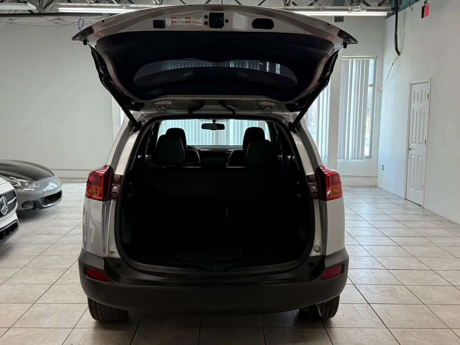 Used 2015 Toyota RAV4 Limited image 28