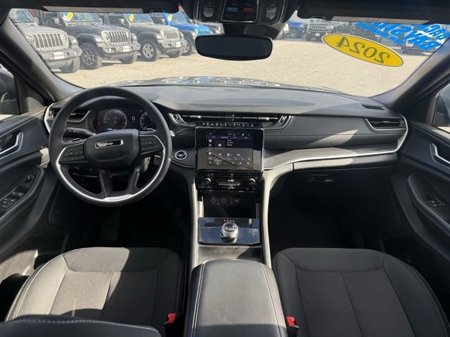 Certified 2024 Jeep Grand Cherokee L Laredo image 5