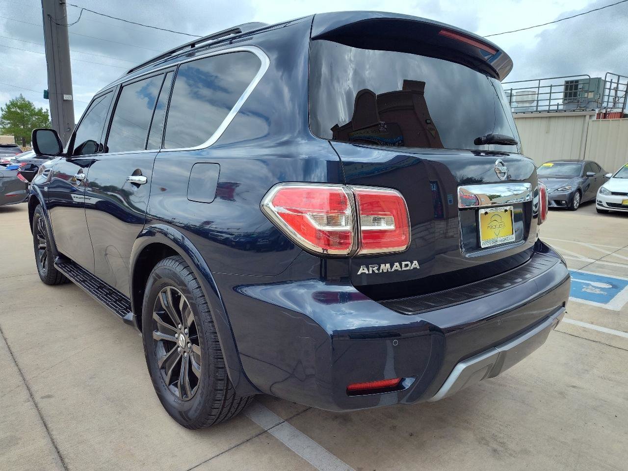 Used 2019 Nissan Armada Platinum w/ Captain's Chairs Package RWD image 6