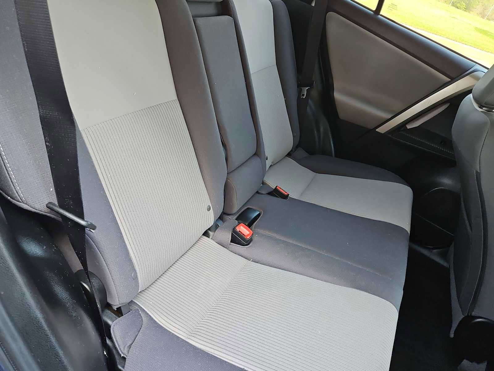 Used 2015 Toyota RAV4 XLE image 20