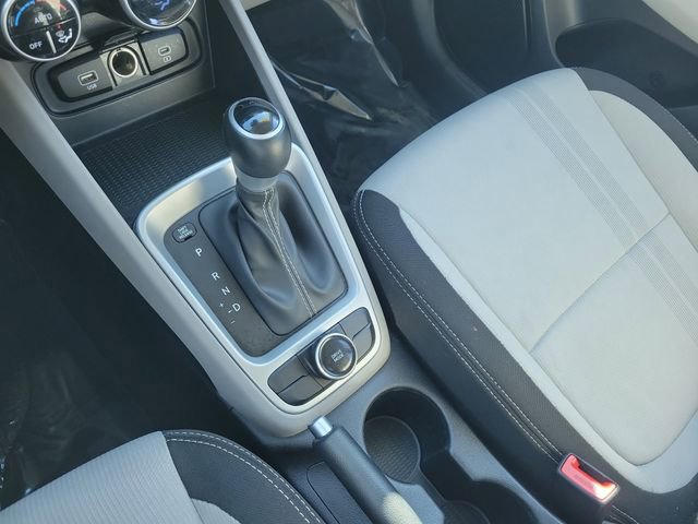 Used 2025 Hyundai Venue SEL image 32