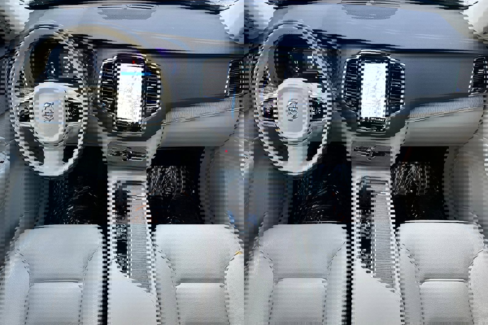 Certified 2023 Volvo XC90 B6 Plus w/ Protection Package Premier image 3