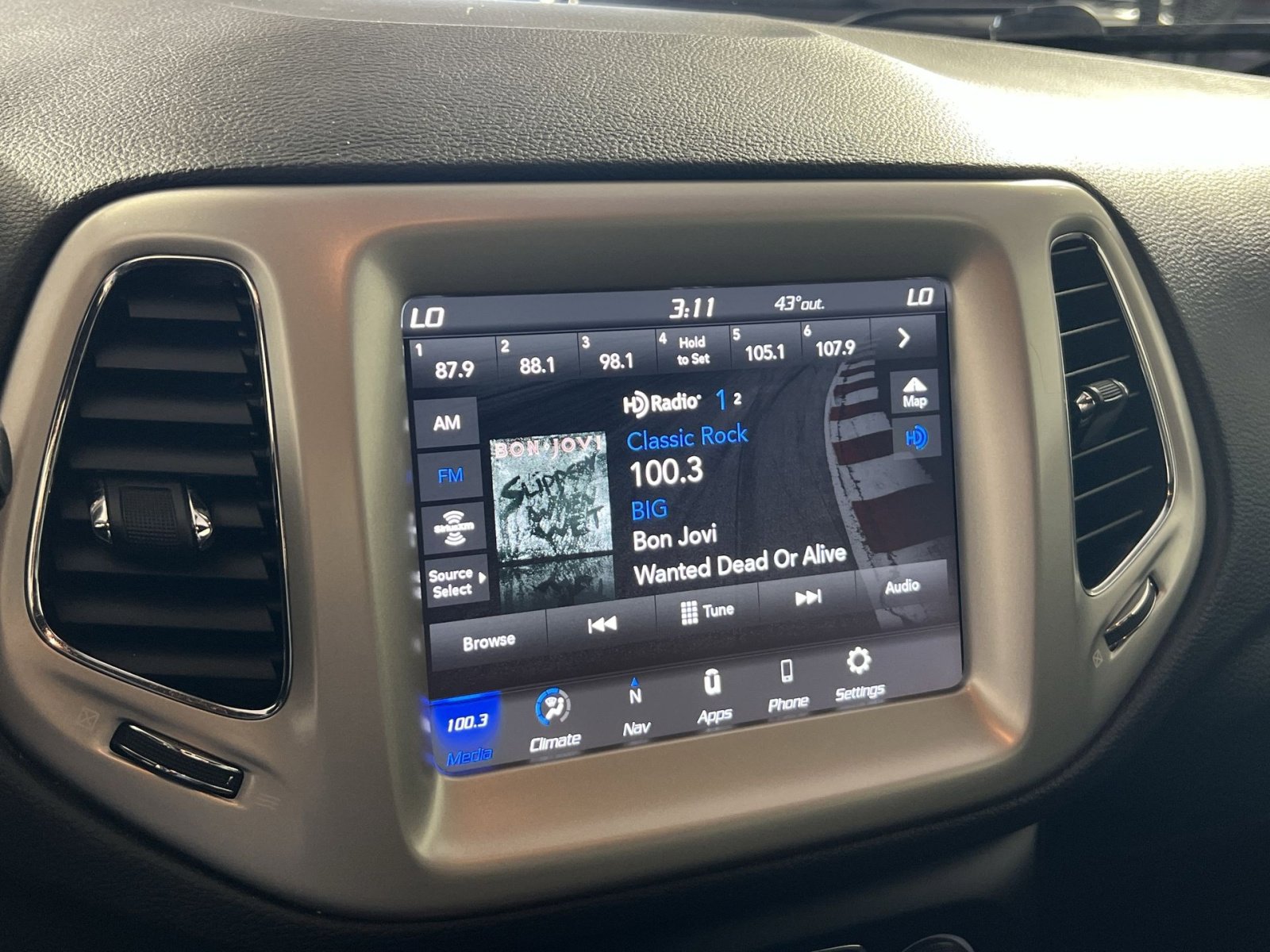 Used 2021 Jeep Compass 80th Special Edition image 18