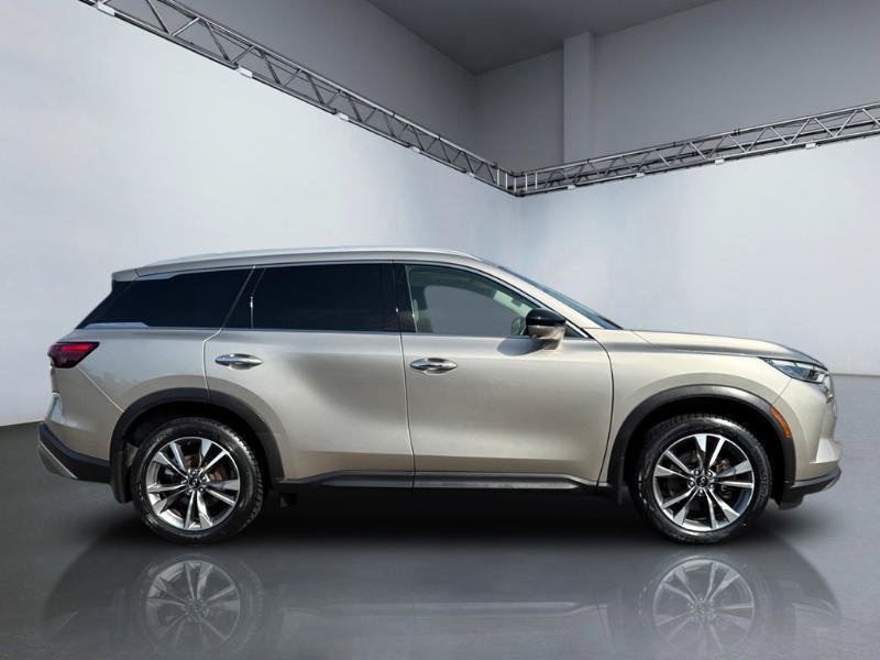 Used 2022 INFINITI QX60 Luxe w/ Cargo Package AWD/4WD image 3