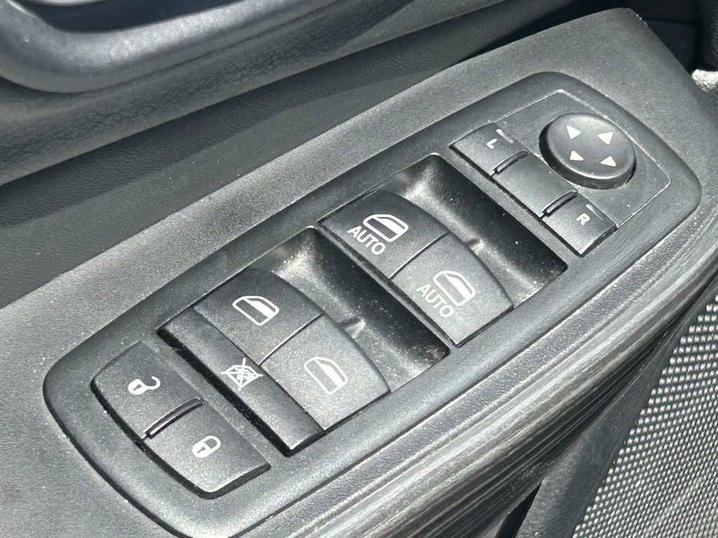 Used 2014 Jeep Cherokee Trailhawk w/ Leather Interior Group AWD/4WD image 28