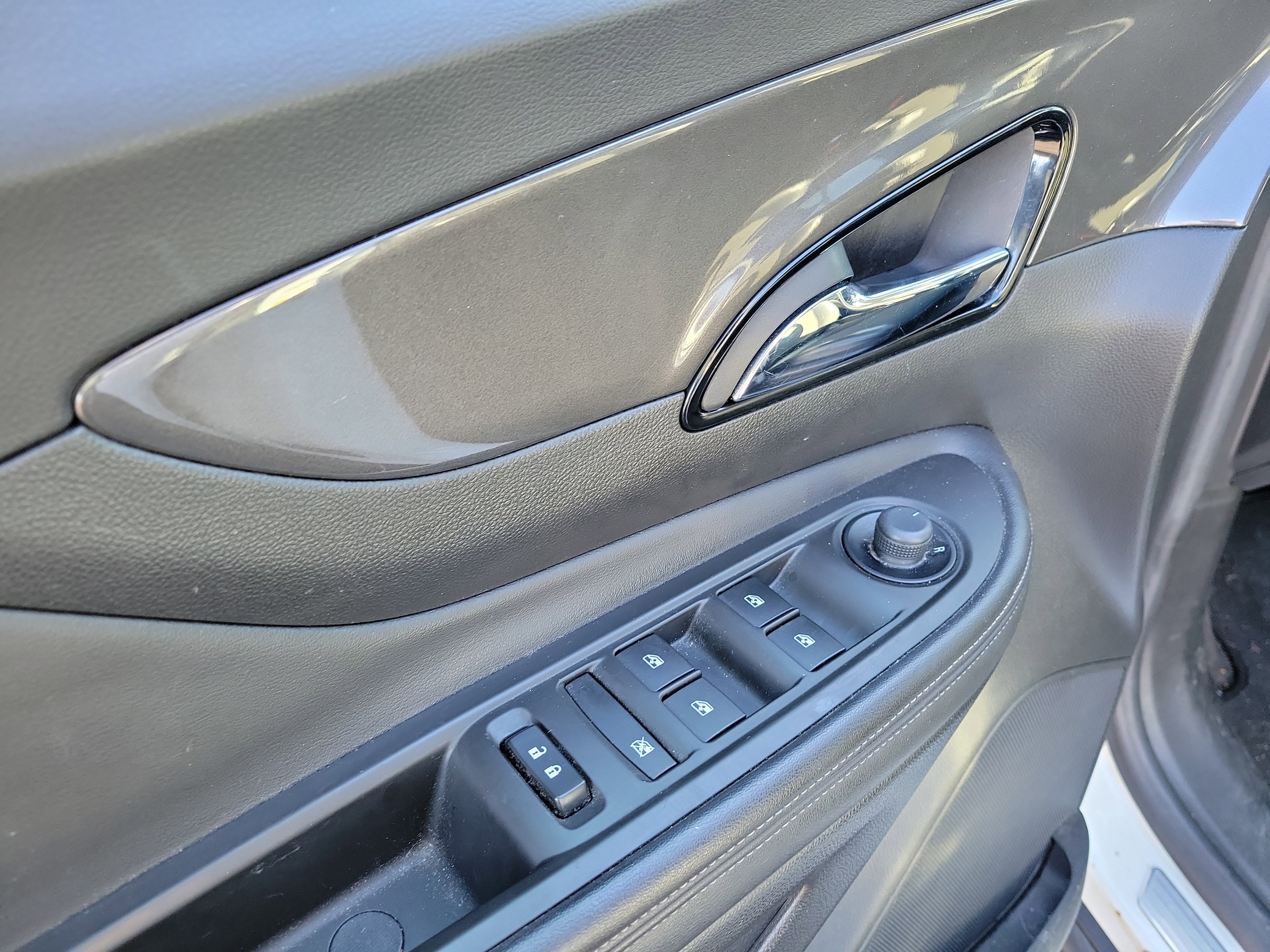 Used 2017 Buick Encore Preferred image 21