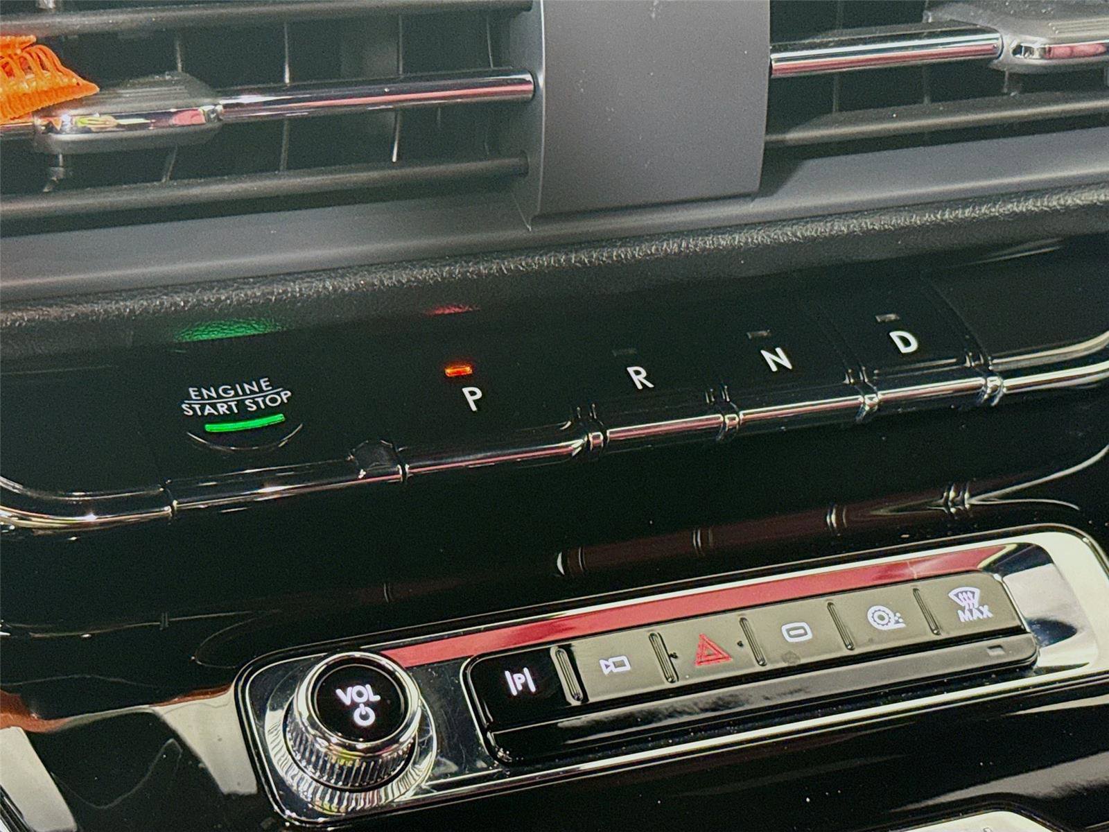 Used 2025 Lincoln Corsair Grand Touring w/ Towing Package image 12